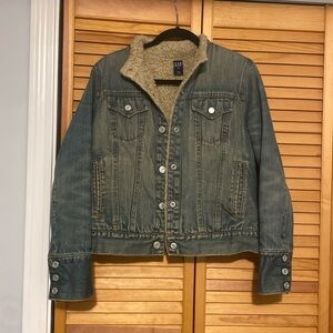 GAP Women’s Size Medium Denim Jacket With Sherpa Lining